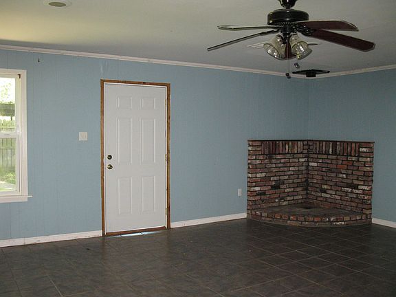 2nd image of 1102 S Columbus St