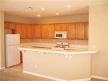 4th image of 2944 Holdrege Way