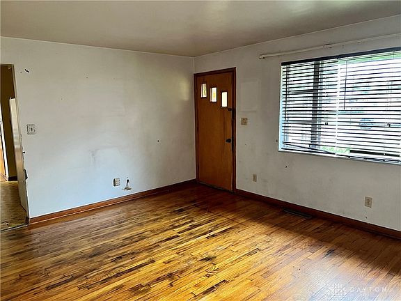 2nd image of 3334 Carlin Dr