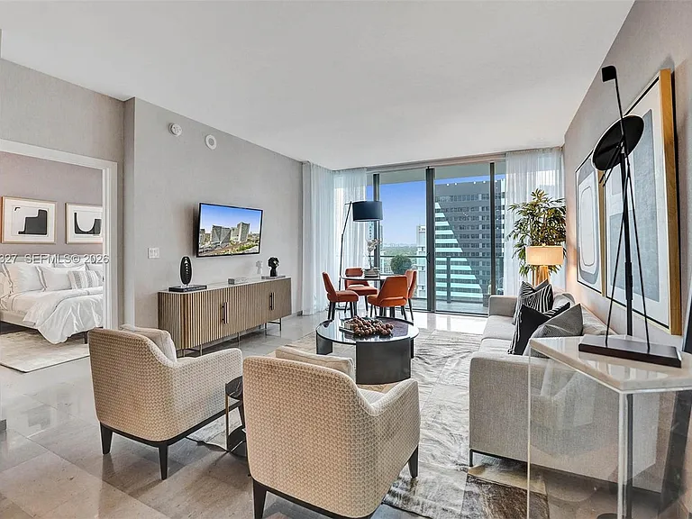88 SW 7th St #1408 — Photo 3