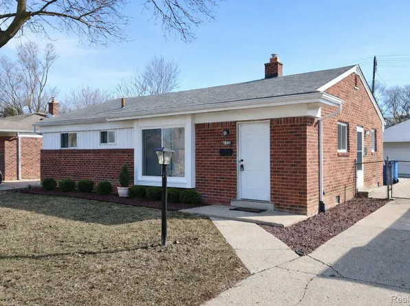 21734 Eastwood Ct, Warren, MI 48089