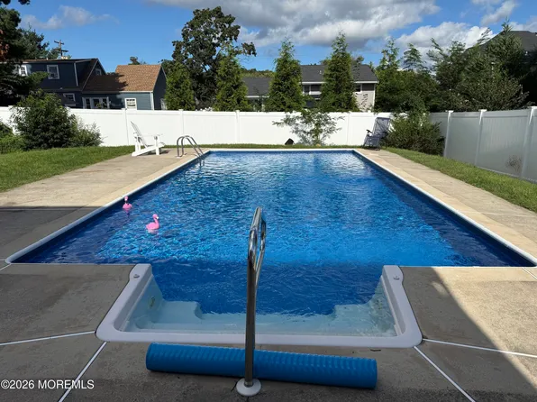 6 Middlesex Road, Matawan, NJ 07747