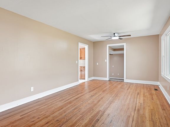 4th image of 223 Lynn St