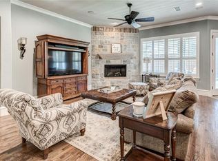 8005 Derby Run Dr, North Richland Hills, TX 76182