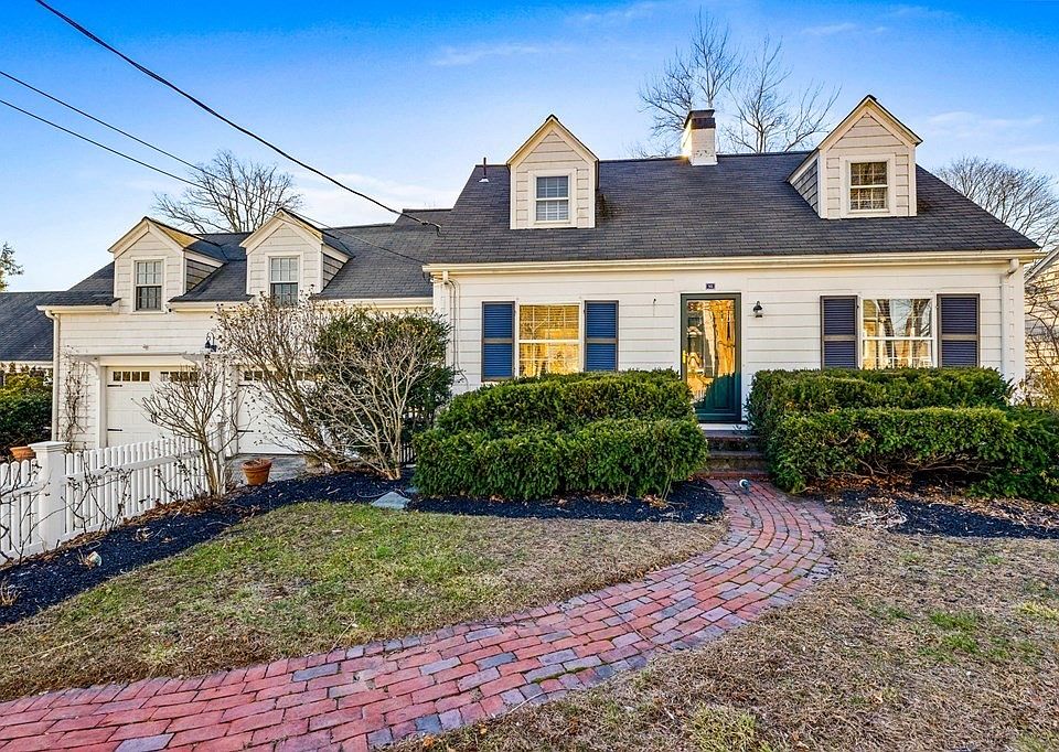 11 Black Horse Ln, Cohasset, MA 02025 | Zillow
