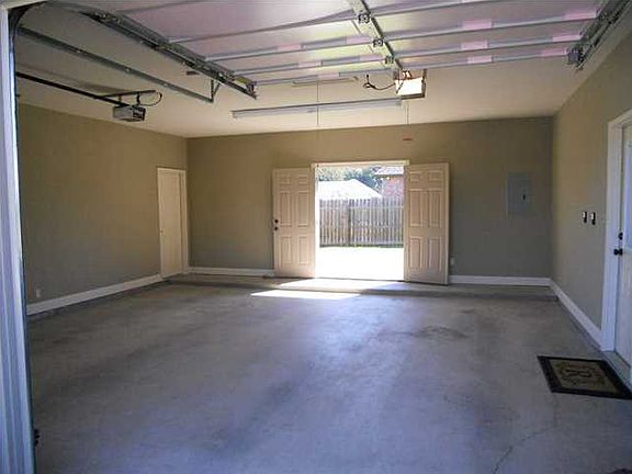 4th image of 106 Marquee Dr