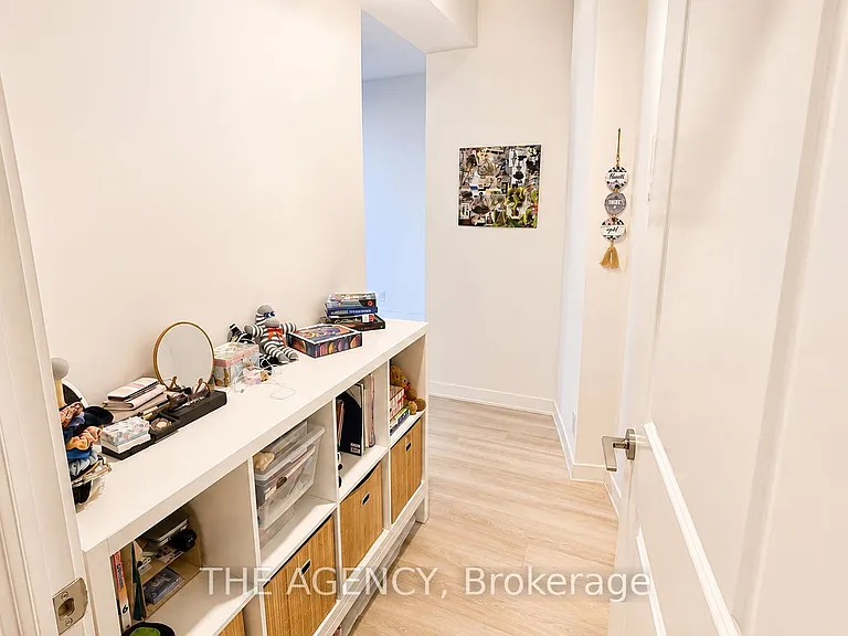 30 Upper Mall Way #A622 — Photo 16