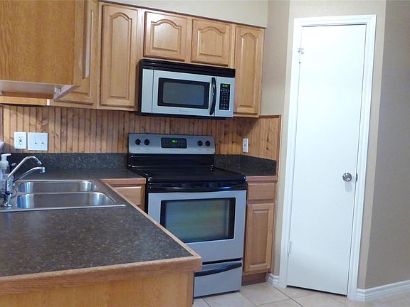 2nd image of 209 E Stone Cir