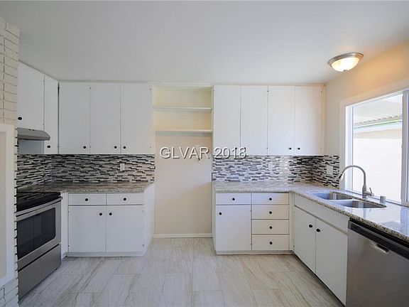 5th image of 438 Greenbriar Townhouse Way
