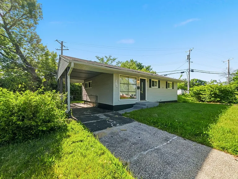 10700 Spring Garden Dr — Photo 4