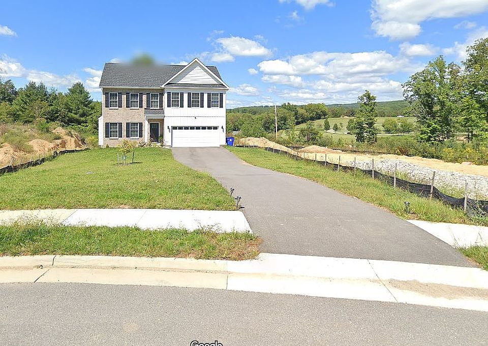 1st image of 130 Oak Meadow Ln
