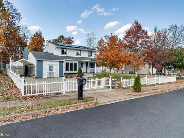 9212 Timberwood Ct, Manassas, VA 20110