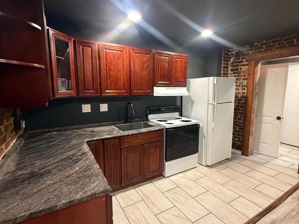 24 Marshall Ave #3