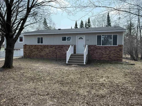 221 CENTER STREET, Rosholt, WI 54473