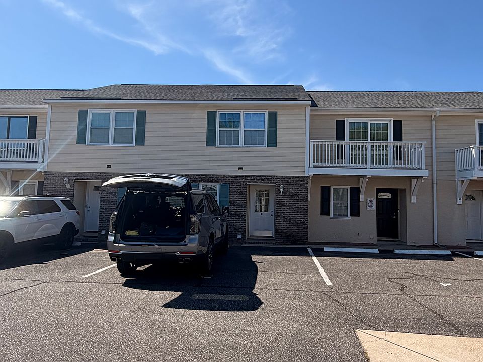 1st image of 400 17th Ave S APT D