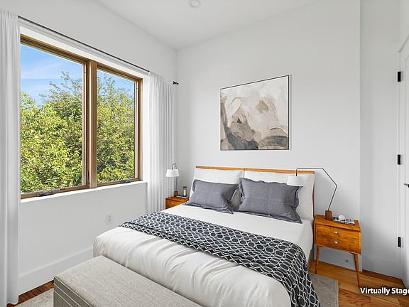 5th image of 513 Chauncey St APT 2