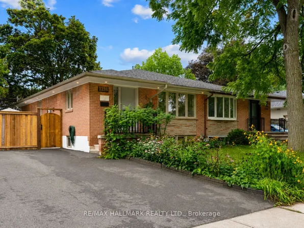 1218 Grange Rd, Oakville, ON L6H 1P7