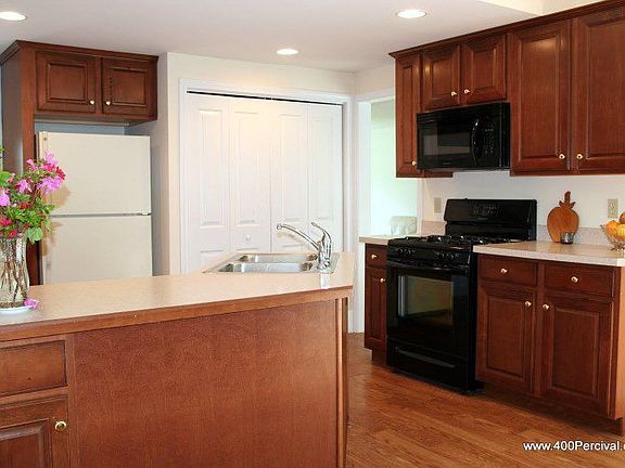 Kitchen - to living / dining room