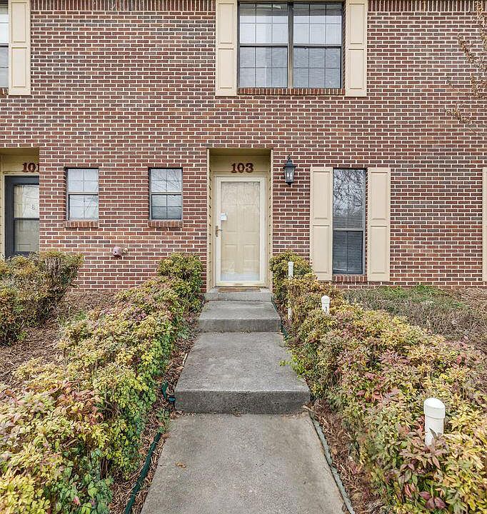 1st image of 103 Lansdowne Dr