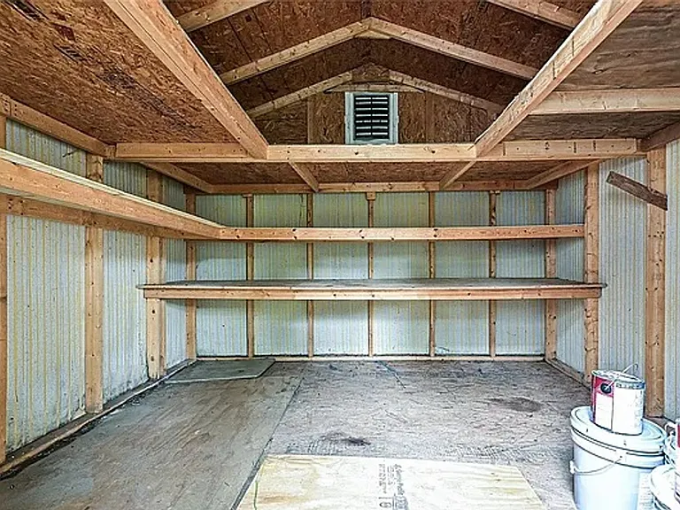 225 Charlesvoix Ave — Photo 15
