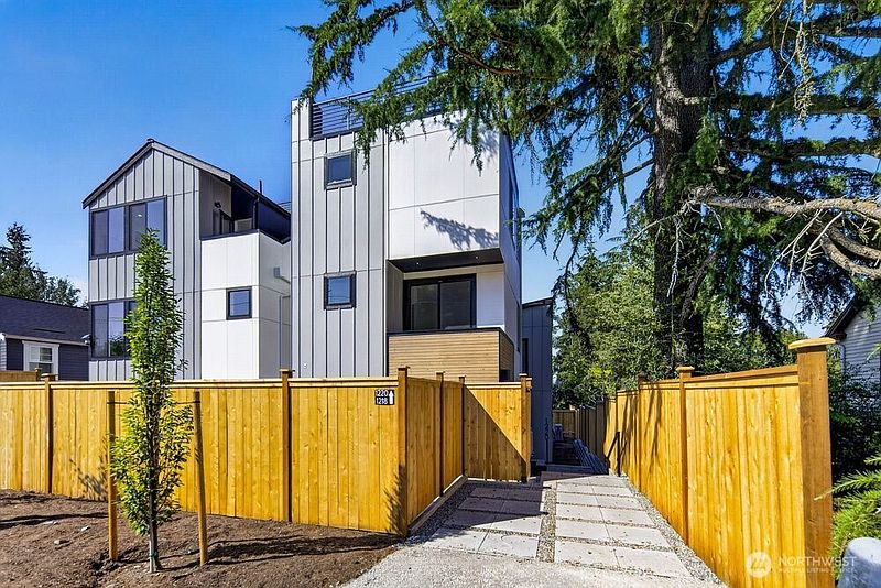 3rd image of 1218 NE 100th Street