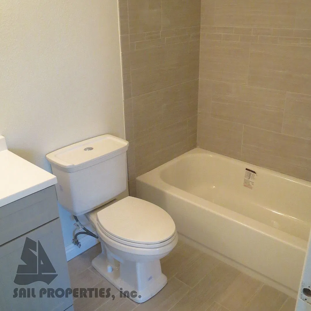 Discover this three-bedroom, 2.5-bath townhouse in Westminster, CA! — Photo 4