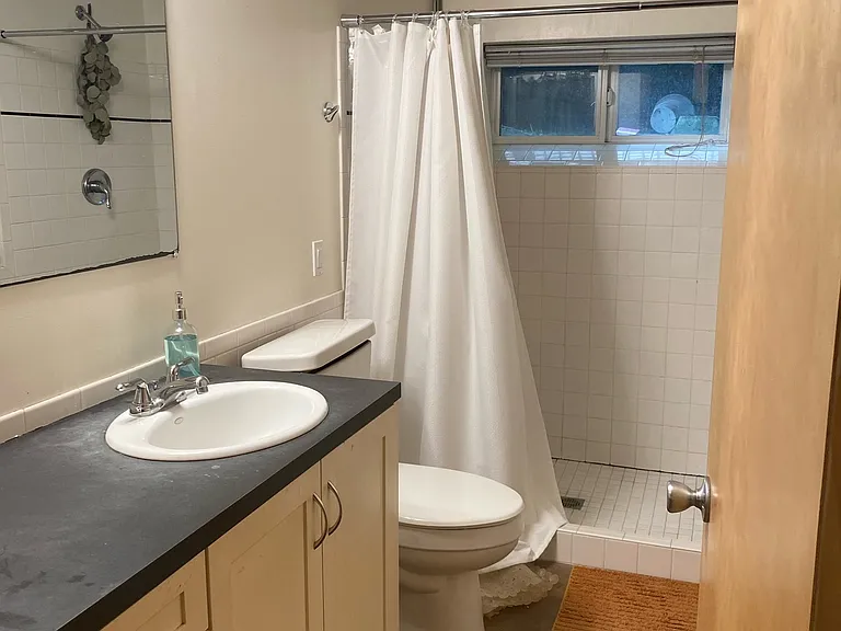 112 Florentia St — Photo 7