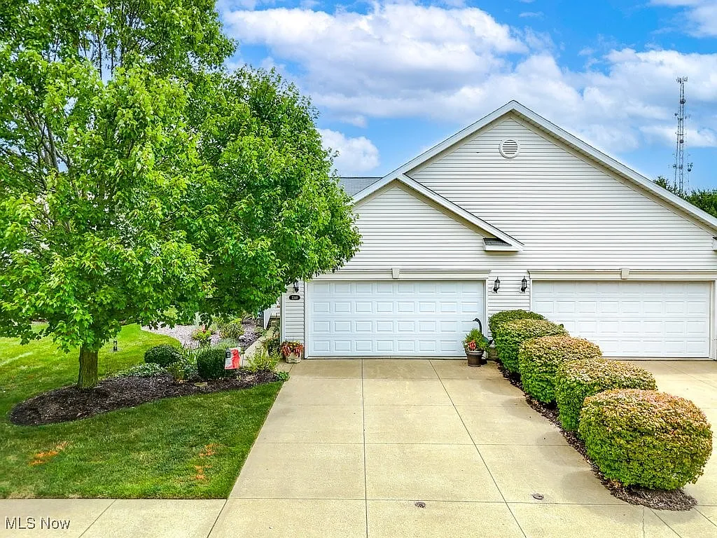 2340 Wright State Dr SE photo 1