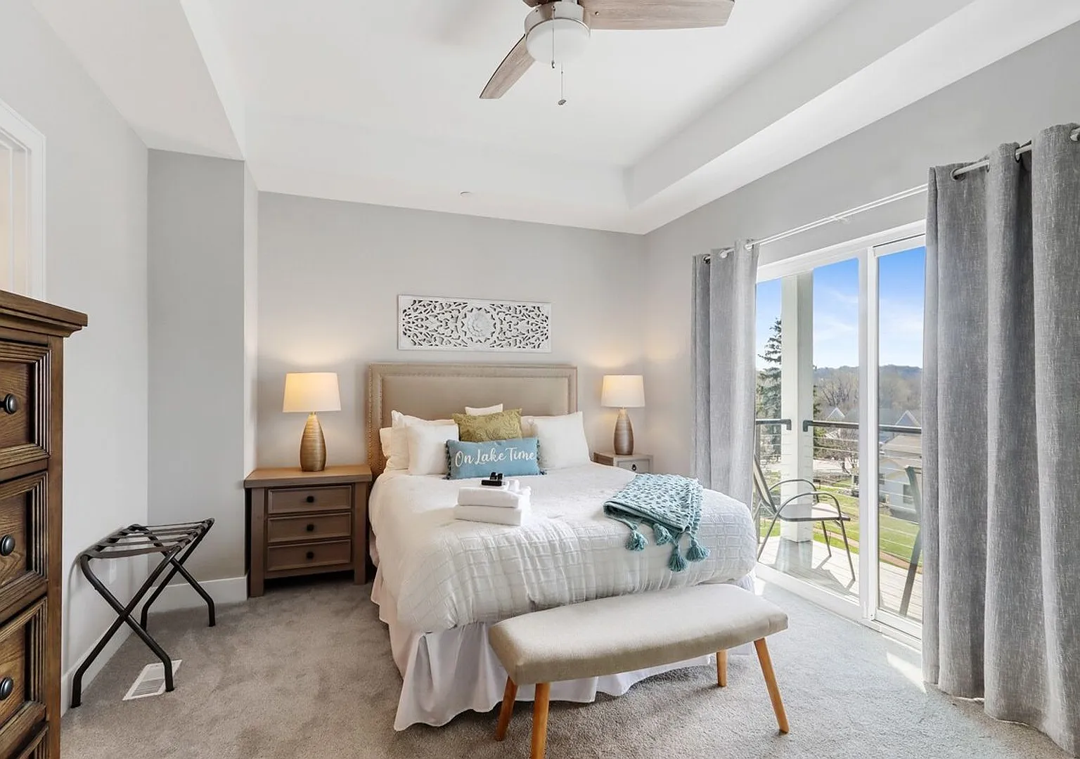 Fontana Townhome with Lake Views Available for Monthly & Mid-Term Rentals — Photo 4