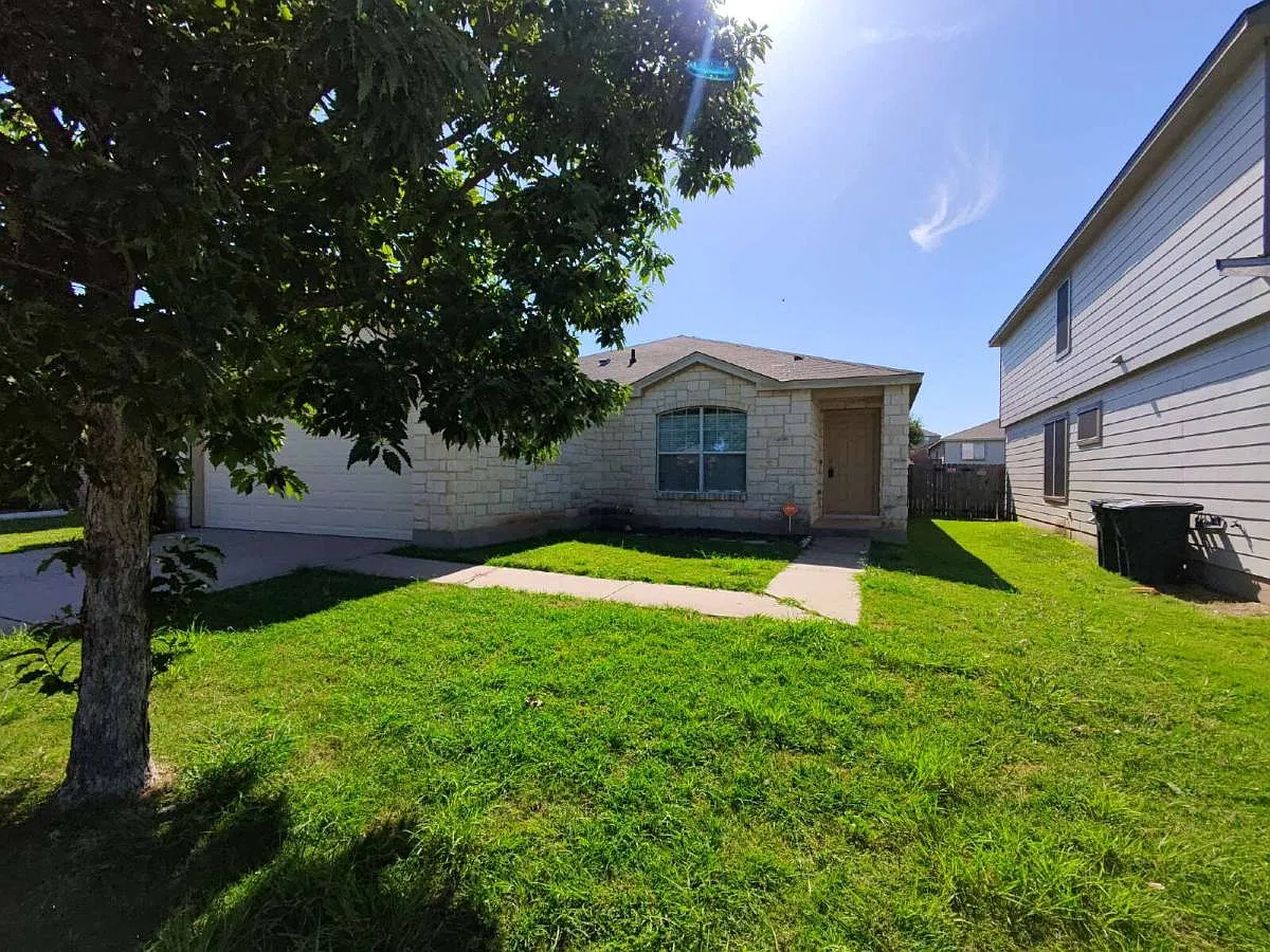 6204 Griffith Loop in Killeen, TX 76549 — Photo 2