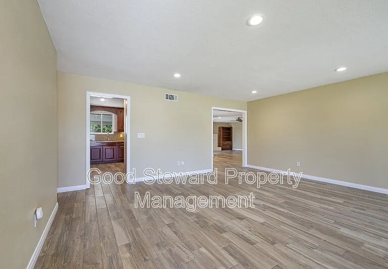 1219 N Van Buren St — Photo 6