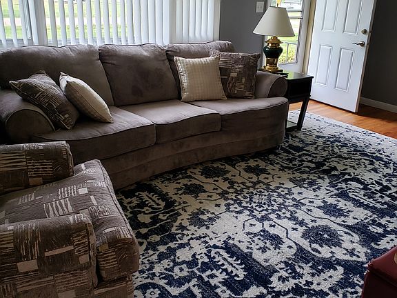 2nd image of 319 E Graceland Heights Dr