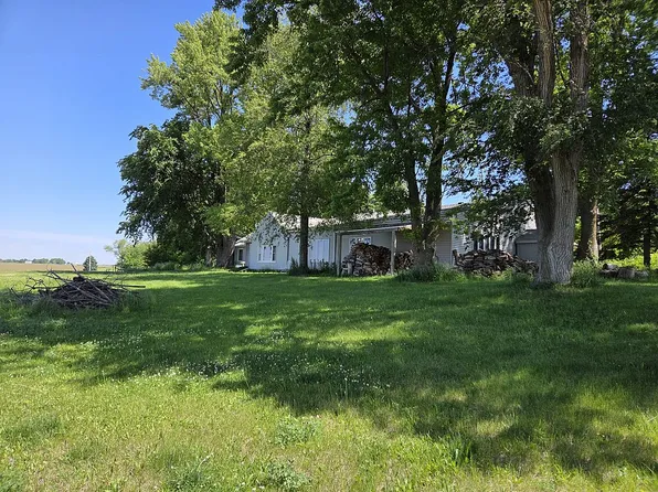 1560 1st St SW, Mount Vernon, IA 52314