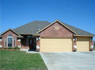 712 Pheasant Way, Mustang, OK 73064
