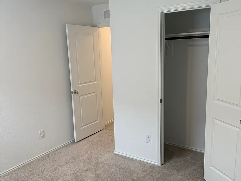 319 Ashbrook Way — Photo 8