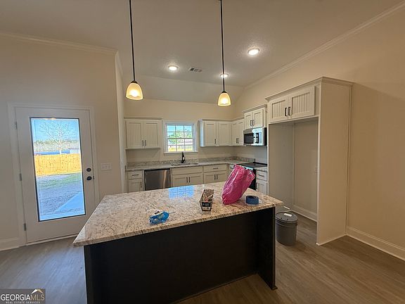 5th image of 6 Jack Kennedy Rd