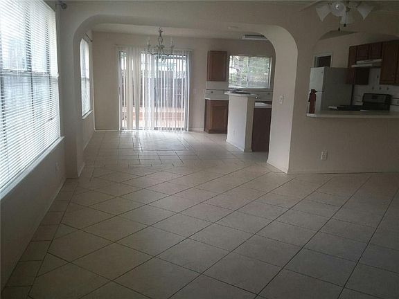 5th image of 9605 Copper Creek Dr