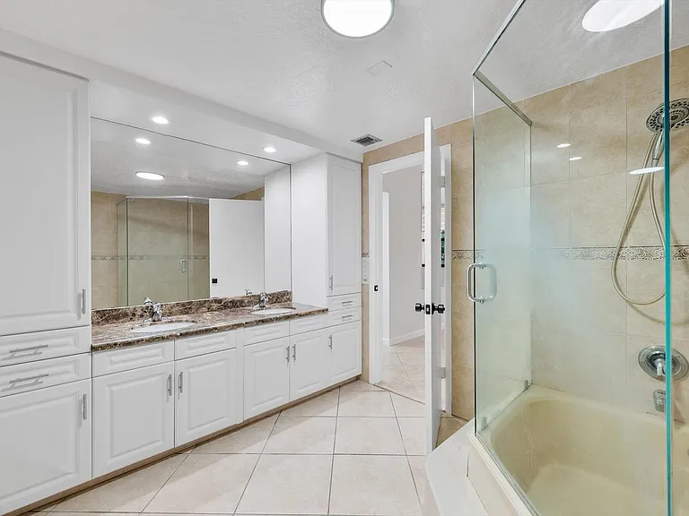 740 NE 199th St #205G — Photo 11