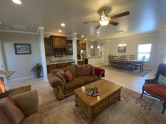 4th image of 9 Solana Ln