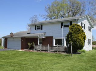 3190 Center Rd, Cedarburg, WI 53012