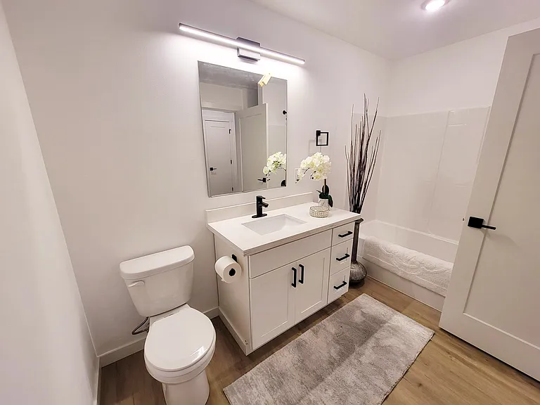 Copperstone Luxury Apartments and Townhomes — Photo 9