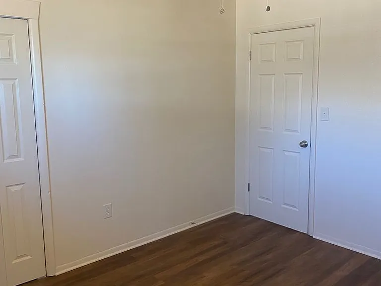 Newly Renovated 2BR | Courtyard & back patio | Lots of natural light — Photo 10