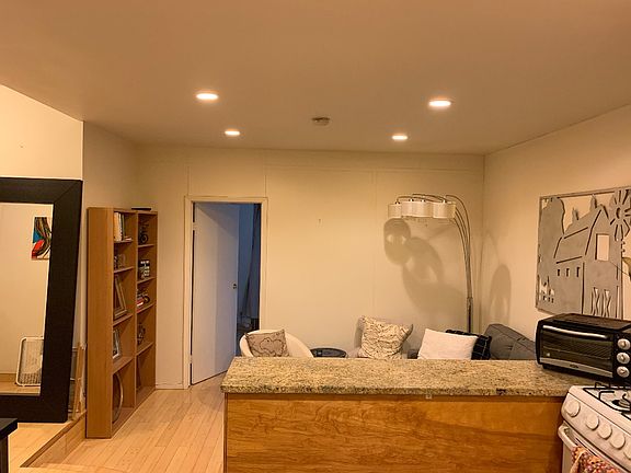 3rd image of 205 W 15th St APT 2U