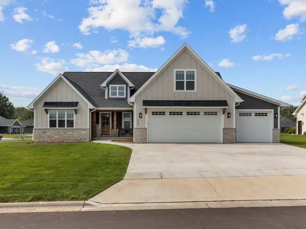 1029 Lancaster Ct, Green Bay, WI 54313