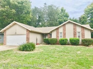 3355 W Camelot St, Springfield, MO 65807