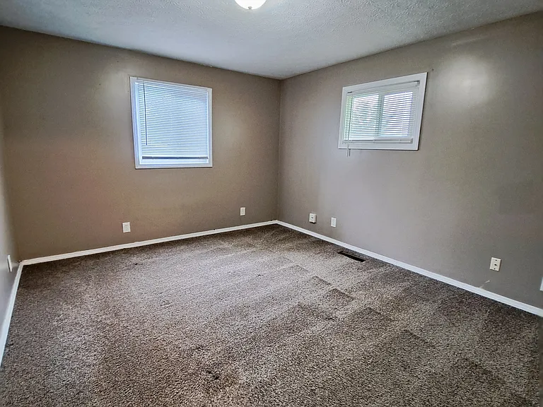 4161 Mapleleaf Dr — Photo 4