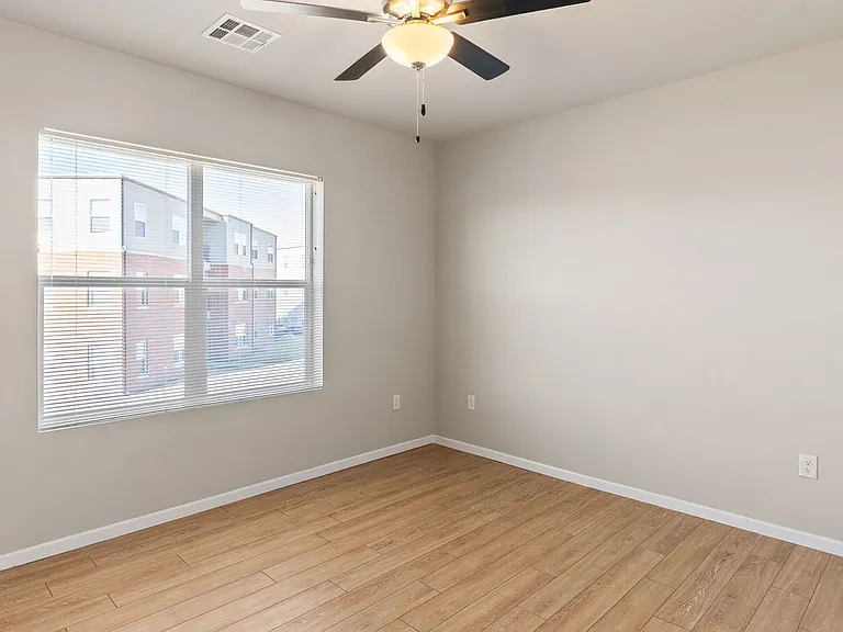 River West Apartments — Photo 53