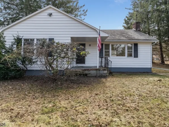 49 Valley Rd, Hampton Boro, NJ 08827