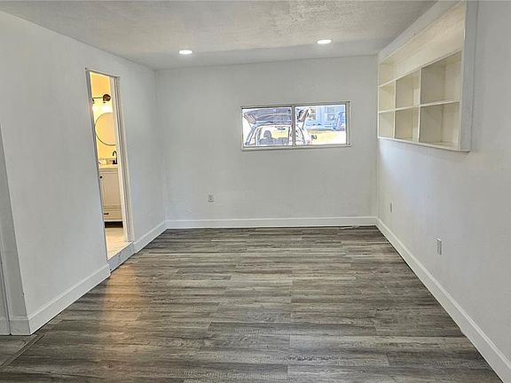 4th image of 1325 Mary L Rd