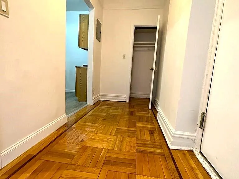 2856 Grand Concourse — Photo 3